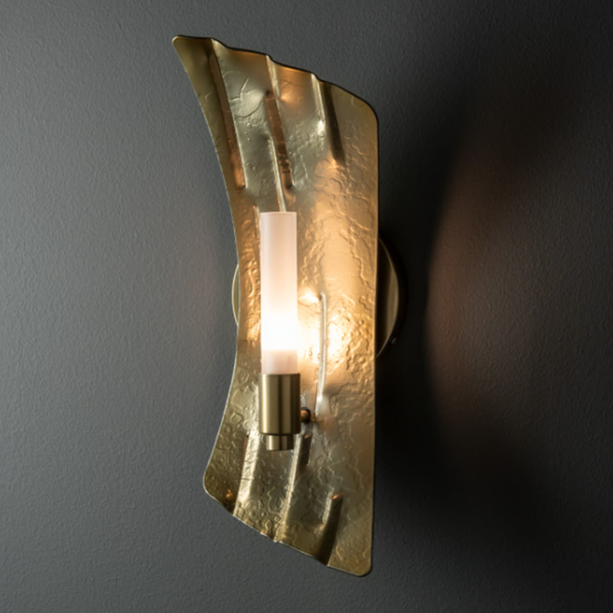 Crest 1L wall sconce - 201062
